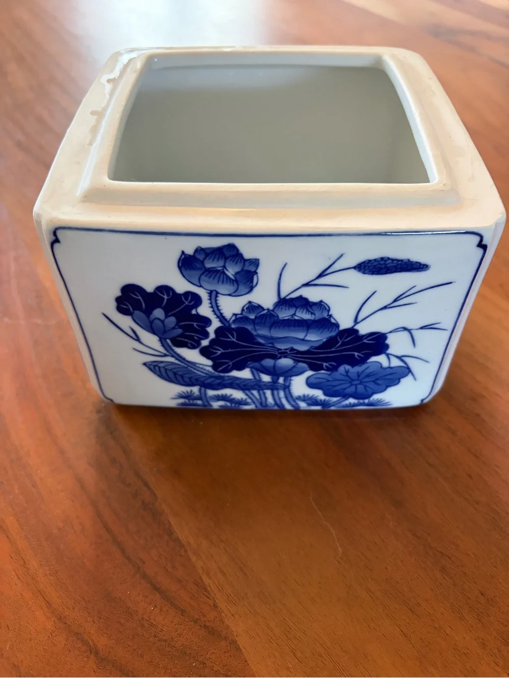 Vintage Bombay company vase/planter/cache pot blue and white 6 inches